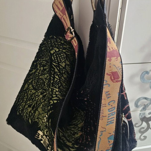 Pianurastudio large shoulder fabric bag like new, black and green