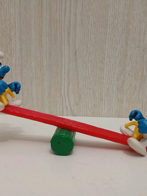 Φιγούρες Στρουμφ Μεταχειρισμένες Schleich Peyo Germany με Τραμπάλα και Δύο Στρουμφάκια