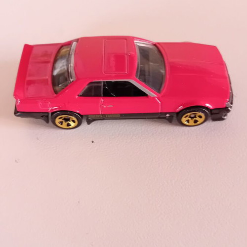 Hot Wheels Nissan Skyline R30 like new, open card