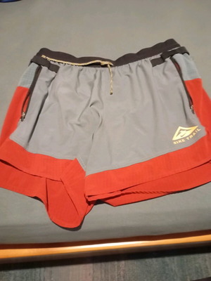 Nike short dri fit like new, size XL
