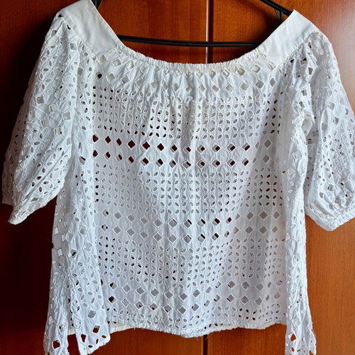 Zini white broderie top like new, off-shoulder with puff sleeves