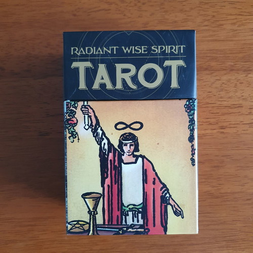 Radiant Wise Spirit Tarot deck like new by Lo Scarabeo