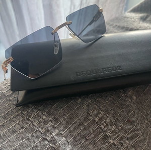 Dsquared2 unisex sunglasses *Τιμή συζητήσιμη*