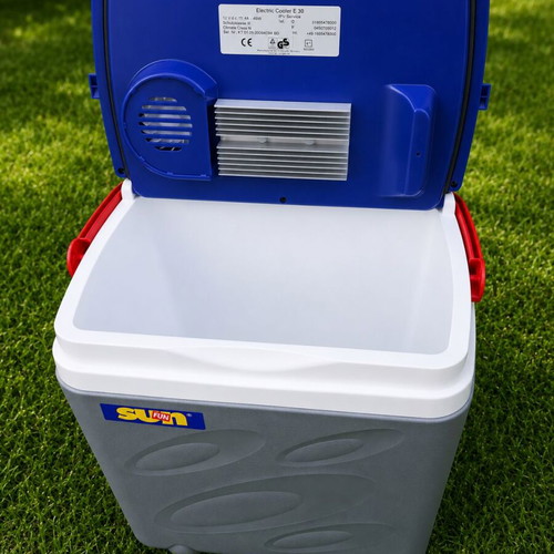 Portable Thermoelectric Cooler 12V 30lt like new, lightweight