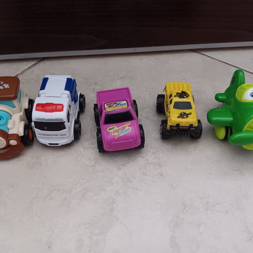 Toy cars used, in very good condition