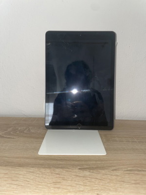 Apple iPad 2018 used with black protective case 128GB