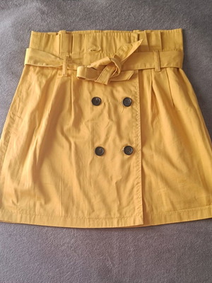 Bershka mini skirt yellow color like new size small