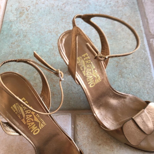 Salvatore Ferragamo pumps slightly used, size 37