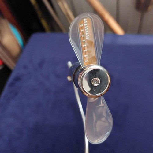 Logilink USB fan with clock like new