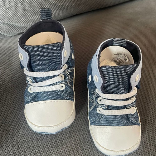 Baby cuddle shoes new, Prenatal, size 19-20