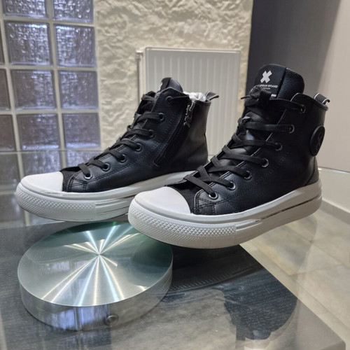 XTI Kids sneakers boots size 38 used, black and white