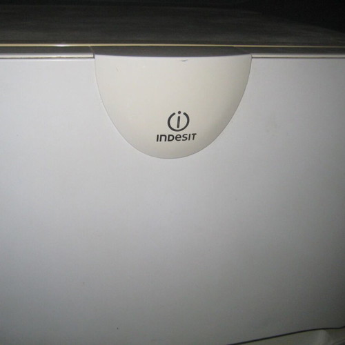 Indesit fridge freezer used, white, 200lt capacity, no frost