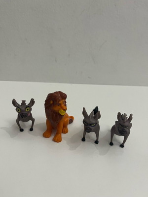 Mufasa and Hyenas figures from The Lion King like new