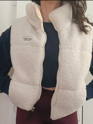 Bershka white sleeveless jacket like new, reversible
