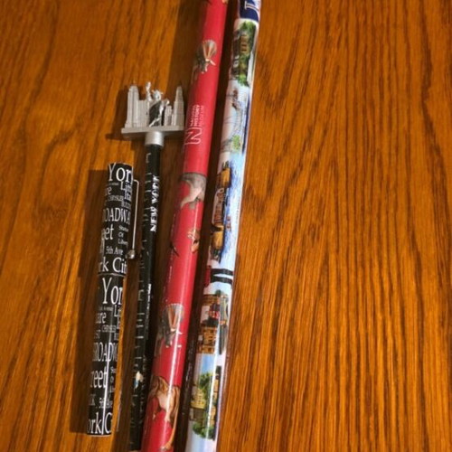 Set of 4 souvenir pencils and pens London New York