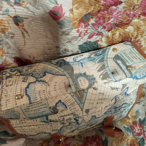 Large bag in excellent condition
