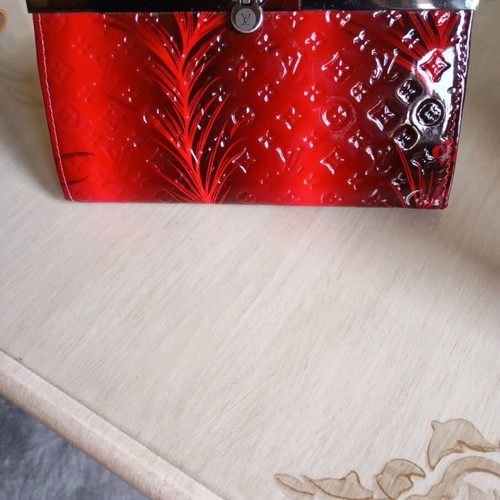 Red patent leather wallet bag like new