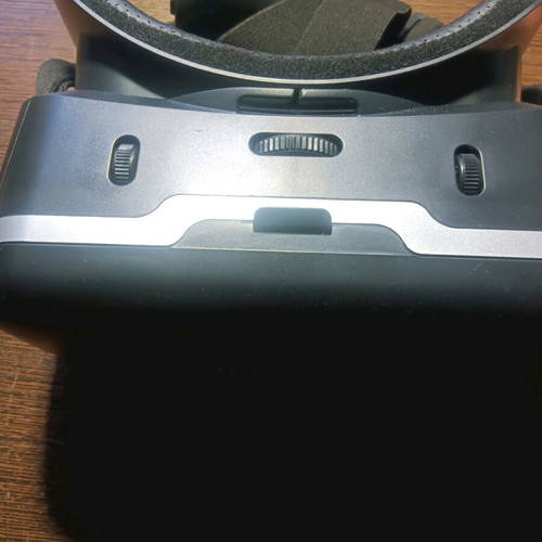 Virtual reality glasses with Bluetooth remote control used