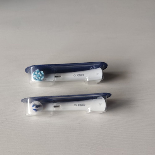 Oral-B iO replacement toothbrush heads set of 2, new