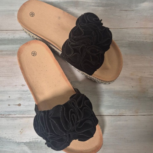 Slippers black with flower design and studs size 39 new