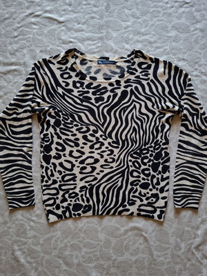 Women's long sleeve blouse like new, colorful, size M-L