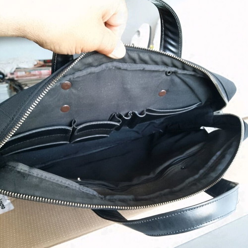 GKuomo briefcase like new, black 28/38 cm office bag