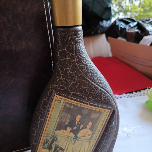Moët Masters Collection Decanter used with authentic case, Édouard Manet art