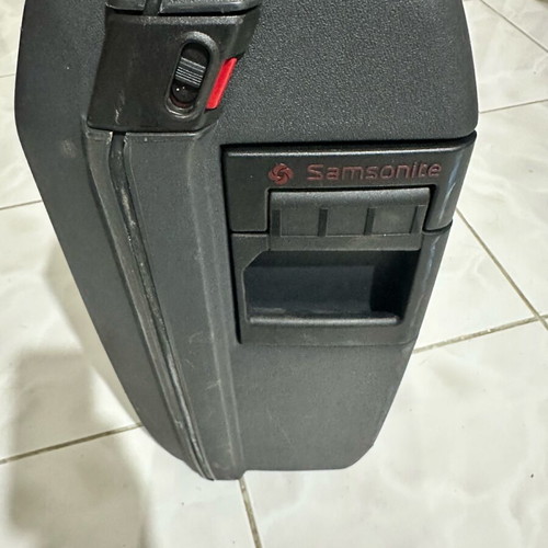 Samsonite hard suitcase used, black with wheels and lock
