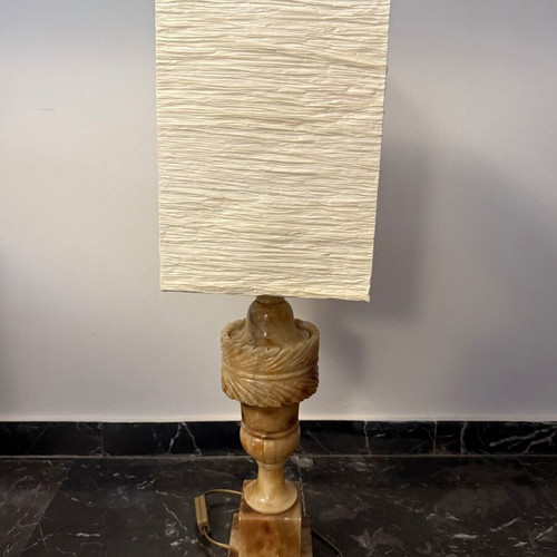 Alabaster lamp like new, table or floor