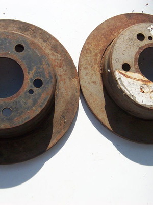 Mercedes 190E δισκόπλακες οπίσθεν μεταχειρισμένες, γνήσιες καλές