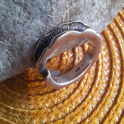 Silver 925 ring like new, size 9-9.5