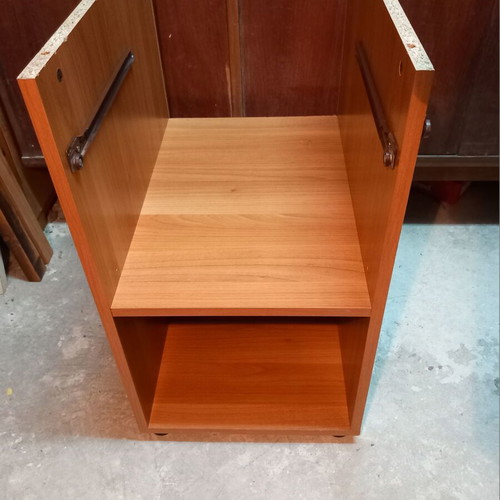 Desk like new with sliding shelf and computer space, cherry color