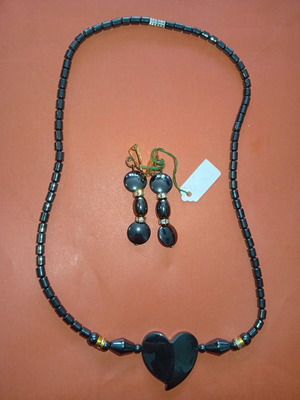 Vintage necklace and clip-on earrings set made of hematite like new