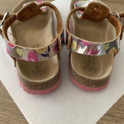 Girls' sandals size 30 in very good condition