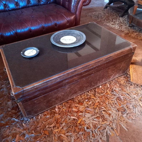 Handmade leather coffee table trunk used with reclining English design