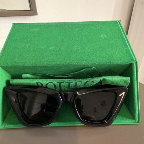 Bottega Veneta black glasses like new