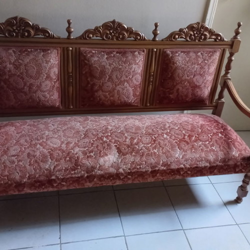 Sofa with 2 armchairs and table used, one armchair needs repair