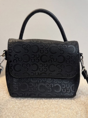 Caprisa crossbody bag like new, black