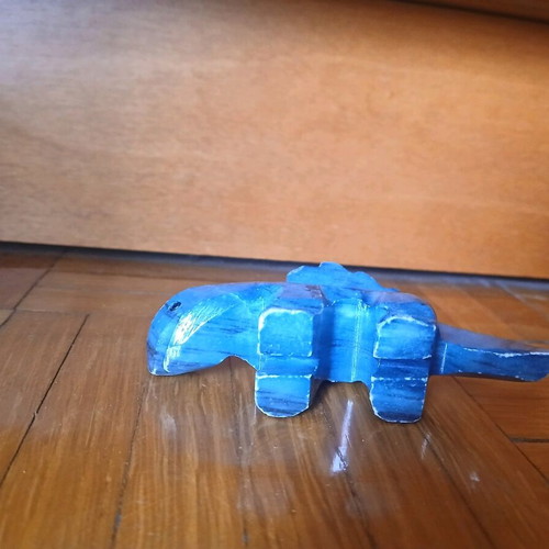 Decorative dinosaur figurine made of onyx like new