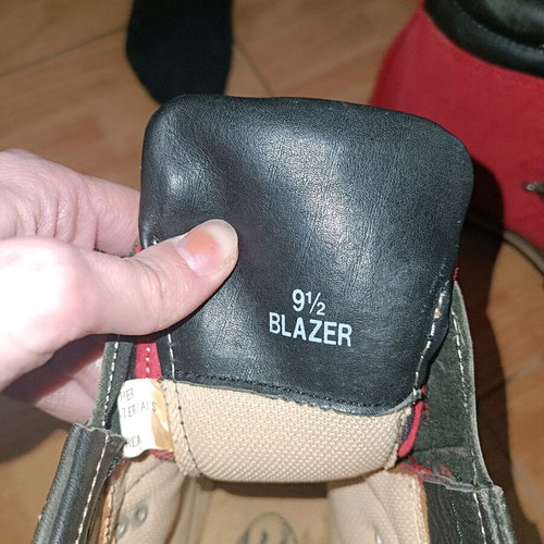 Leather hiking boots like new, size 42-43