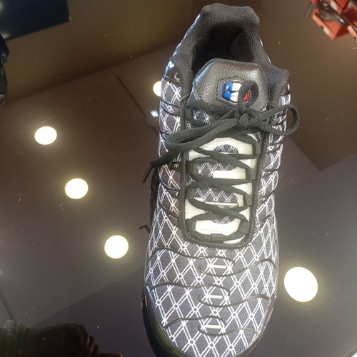 Nike Tn new in box, black and white athletic shoes