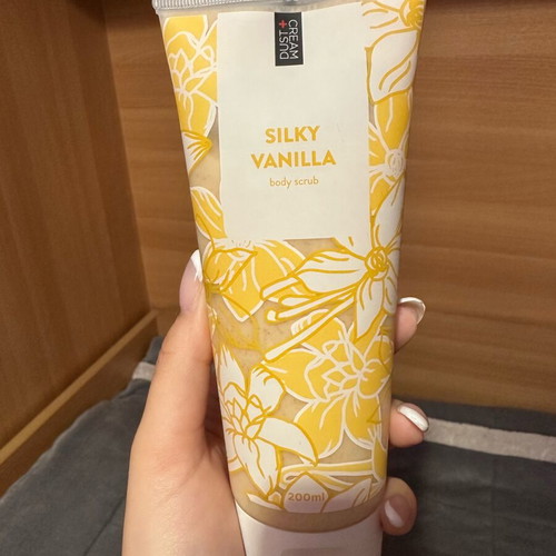 Vanilla body scrub 200 ml unused