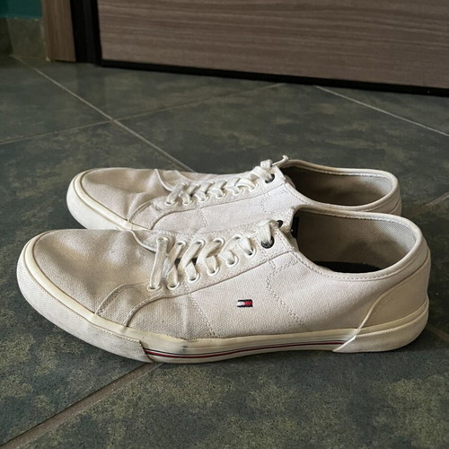 Tommy Hilfiger sneakers size 44 like new, white