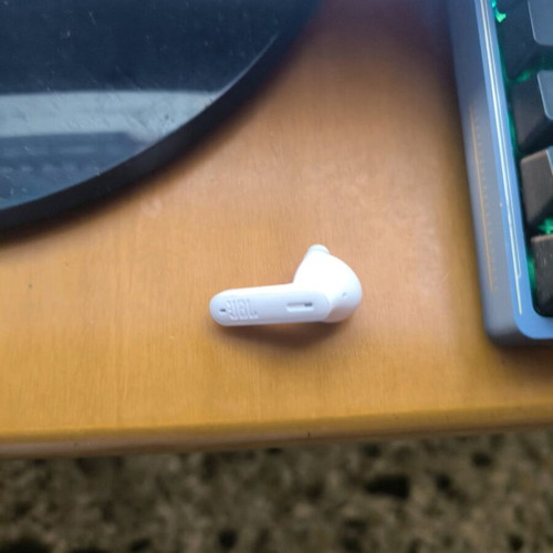 JBL Bluetooth wireless left earbud like new