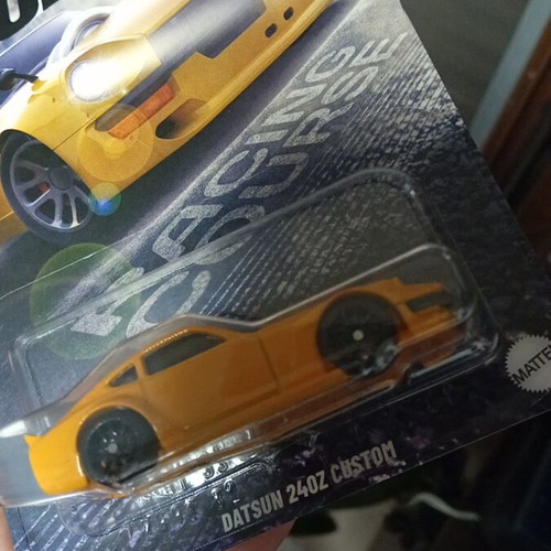 Hot Wheels Fast and Furious DATSUN 240Z new