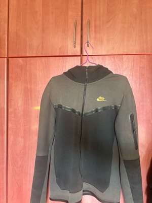 Nike Tech Fleece μεταχειρισμένο, μέγεθος M, μαύρο
