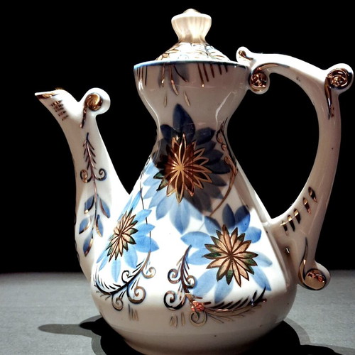Phoenix Kislovodsk porcelain teapot like new, vintage Russian decoration