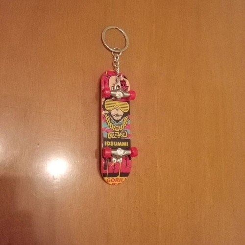 Skateboard keychain new, set of 5 different styles