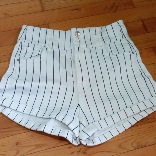 Bershka shorts used, size 40