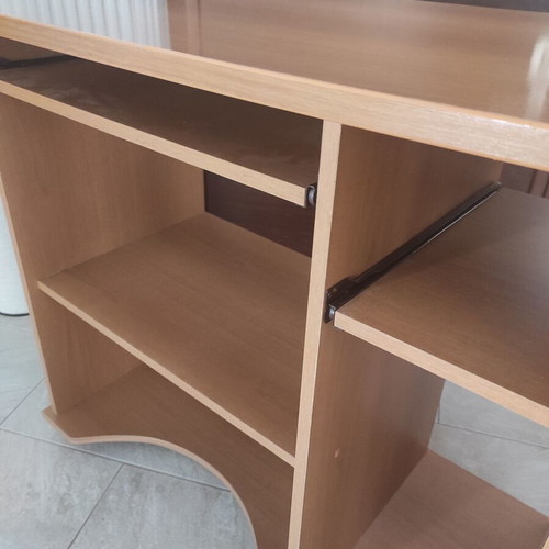 Computer Desk like new with wheels, sturdy, 90x55x83 cm
